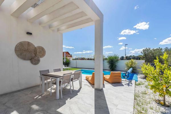 Casa independiente en calle Lentisco