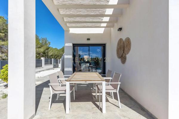 Casa independiente en calle Lentisco