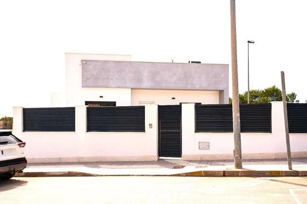 Casa independiente en calle Madroño