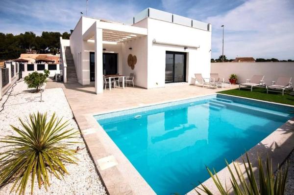 Casa independiente en calle Madroño