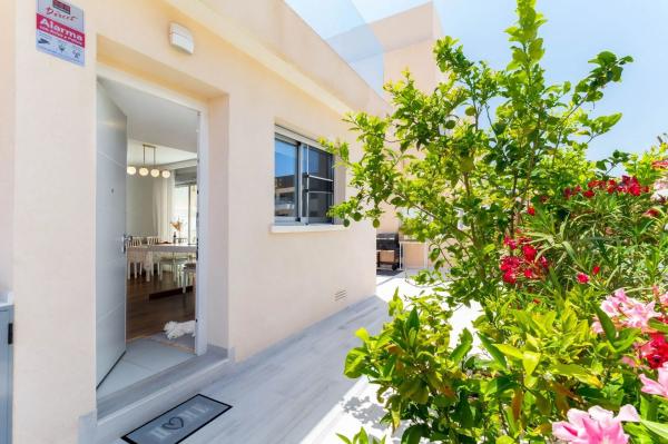 Casa independiente en C. Varsovia