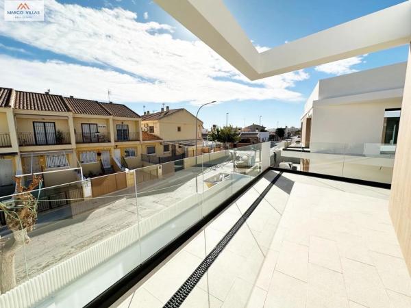 Casa independiente en calle Dunas