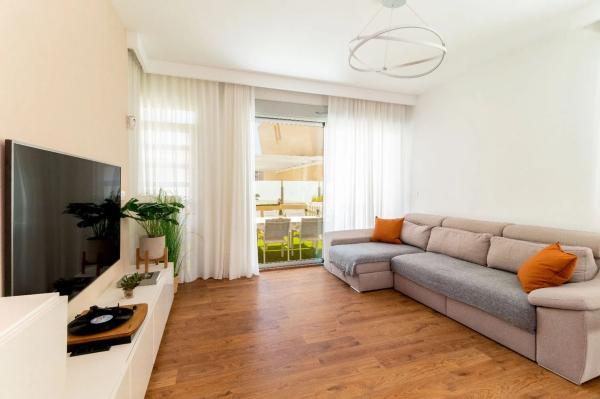 Casa independiente en C. Varsovia