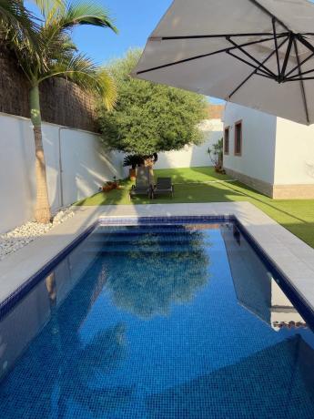 Casa independiente en calle Salar, 59