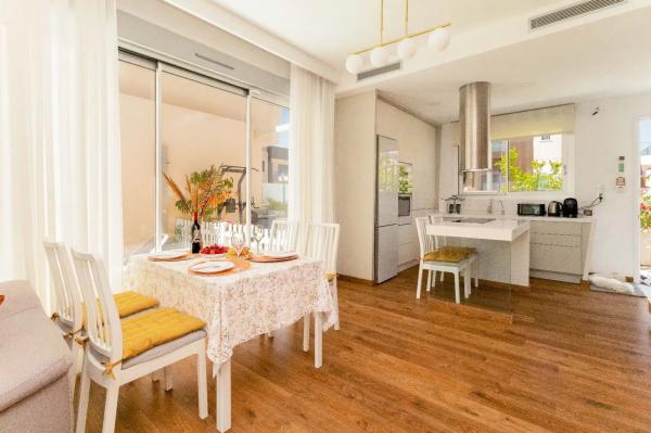 Casa independiente en C. Varsovia