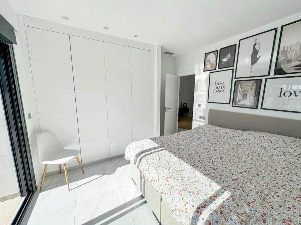 Casa independiente en calle Esparto