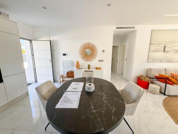 Casa independiente en calle Esparto