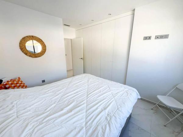 Casa independiente en calle Esparto