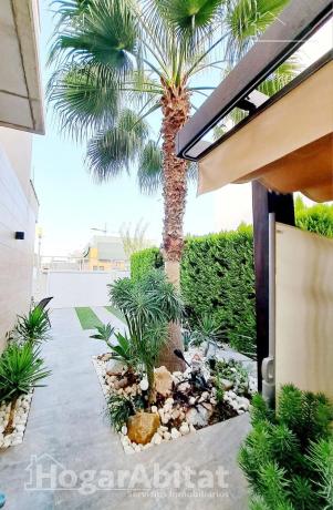 Casa independiente en calle Numancia