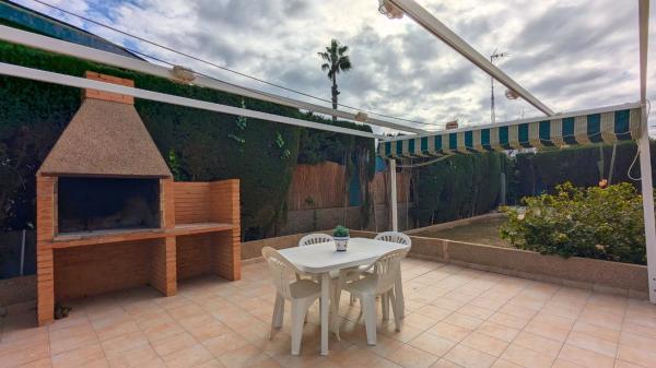 Casa independiente en avenida de Austria