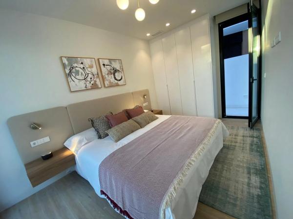 Casa independiente en calle Bruselas s/n