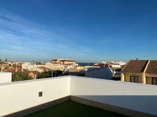 Casa independiente en calle Bruselas s/n