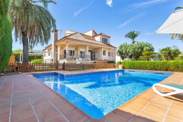 Casa independiente en avenida Avenue de Italia, 63