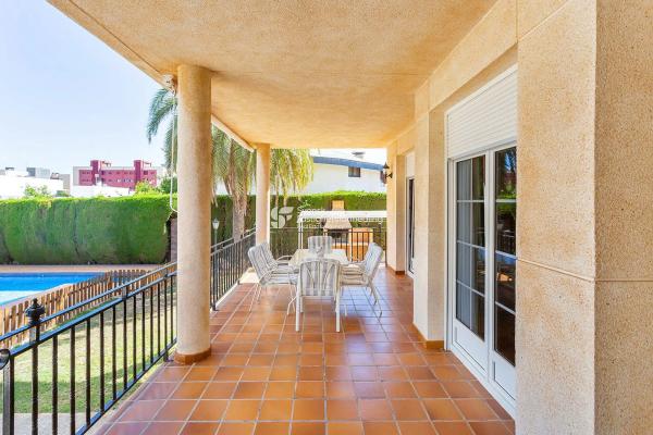 Casa independiente en avenida Avenue de Italia, 63