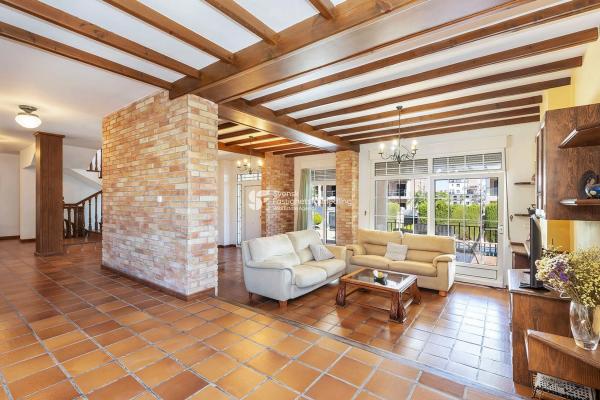 Casa independiente en avenida Avenue de Italia, 63