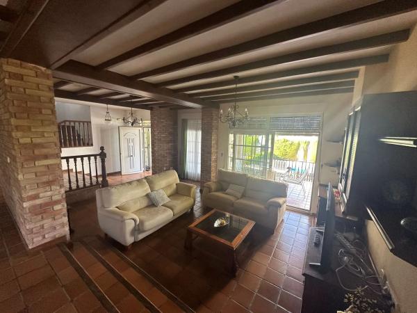 Casa independiente en avenida de Italia