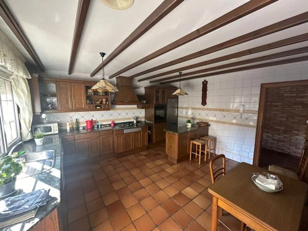 Casa independiente en avenida de Italia