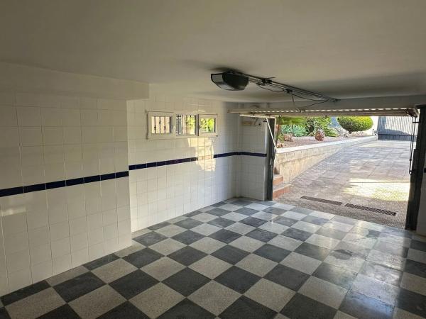 Casa independiente en avenida de Italia