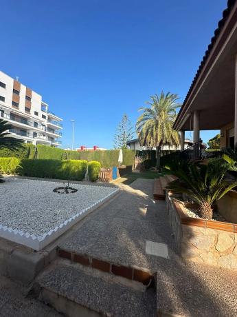 Casa independiente en avenida de Italia