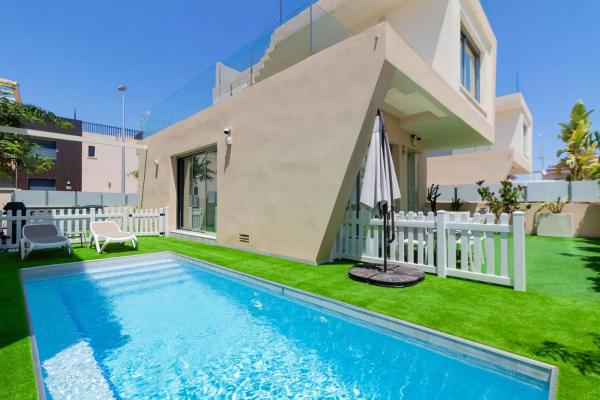 Casa independiente en calle Liverpool