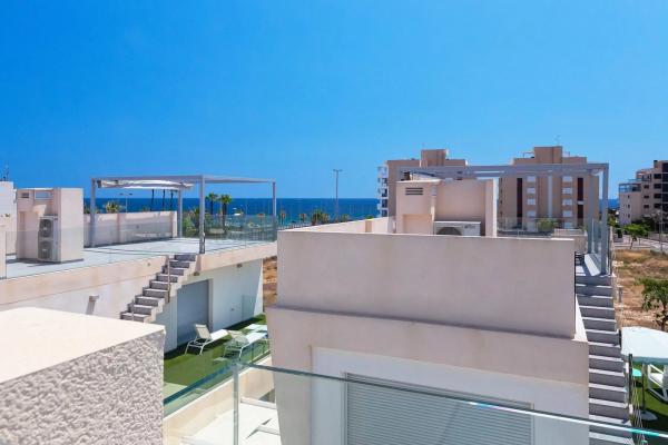 Casa independiente en calle Liverpool