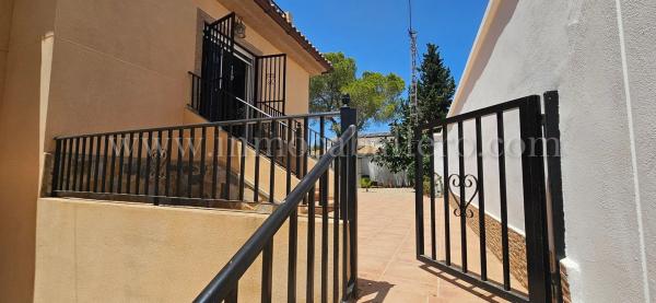 Casa independiente en calle Sauce