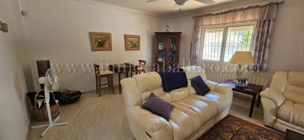 Casa independiente en calle Sauce