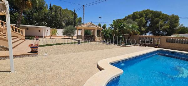 Casa independiente en calle Sauce