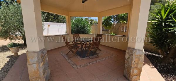 Casa independiente en calle Sauce