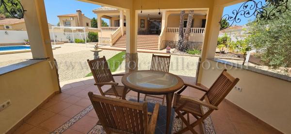 Casa independiente en calle Sauce