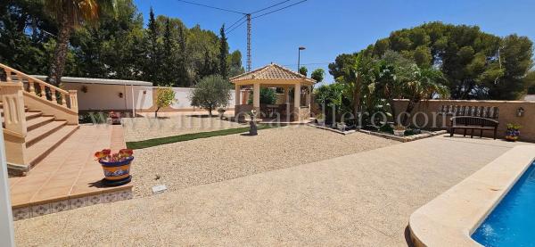 Casa independiente en calle Sauce