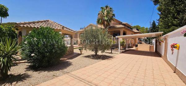 Casa independiente en calle Sauce