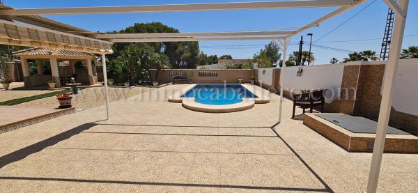 Casa independiente en calle Sauce