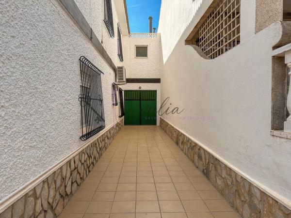 Casa independiente en avenida de los Segundas