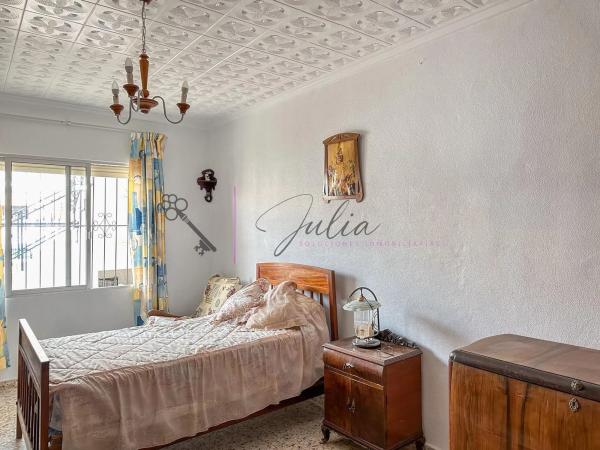 Casa independiente en avenida de los Segundas