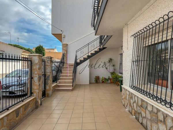 Casa independiente en avenida de los Segundas