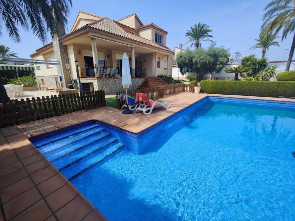 Casa independiente en calle Italia