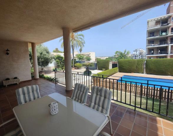 Casa independiente en calle Italia