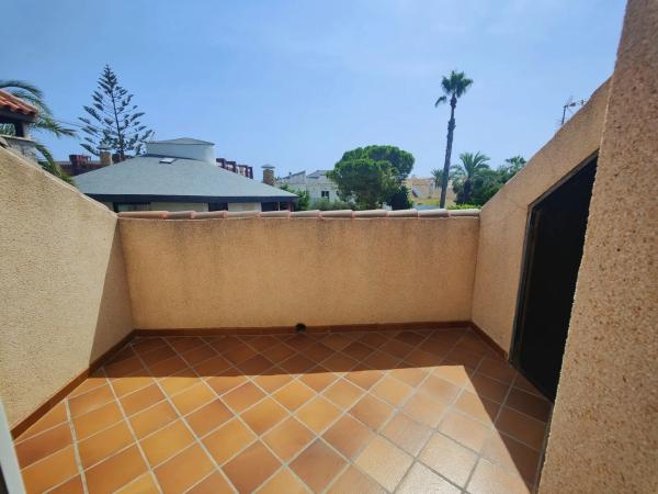 Casa independiente en calle Italia