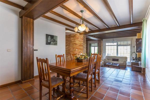 Casa independiente en avenida de Italia