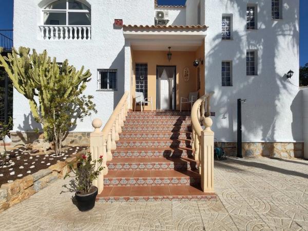 Casa independiente en calle mimosa