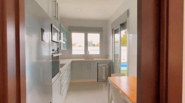 Casa independiente en calle Venecia s/n