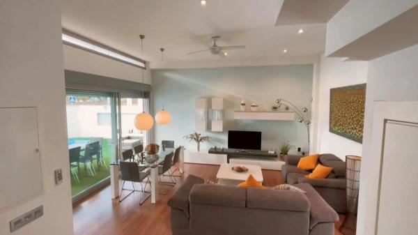 Casa independiente en calle Venecia s/n