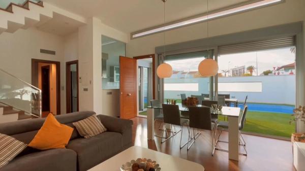 Casa independiente en calle Venecia s/n