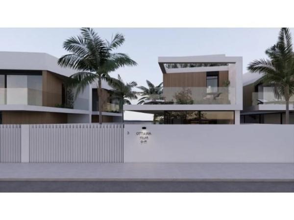 Casa independiente en avenida Sánchez Lozano