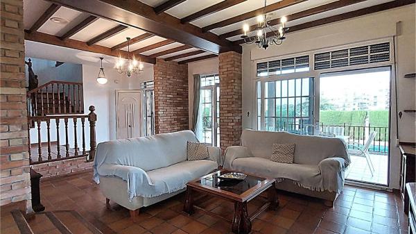 Casa independiente en avenida de Italia, 56 -66