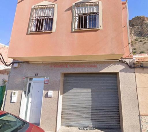 Casa independiente en calle Menéndez Pelayo