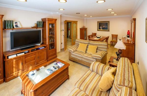 Casa independiente en calle Valencia