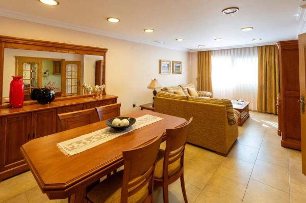 Casa independiente en calle Valencia