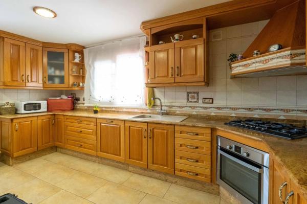 Casa independiente en calle Valencia